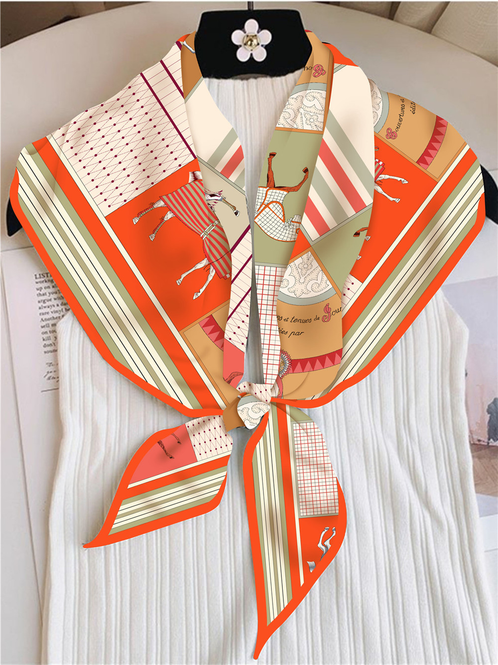Horse Large Triangle Silk Scar - đánh giá và giá Luxury Bags Hong Kong