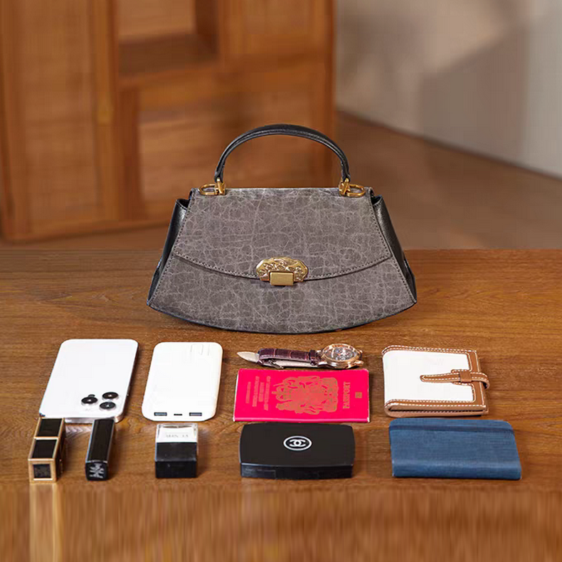 Quiet Luxury & Exclusive Style - đánh giá và giá Quiet Luxury Bags Designer