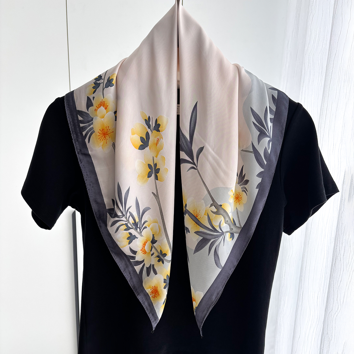 Luxury 70cm Square Scarf For W - đánh giá và giá Luxury Bags For Summer
