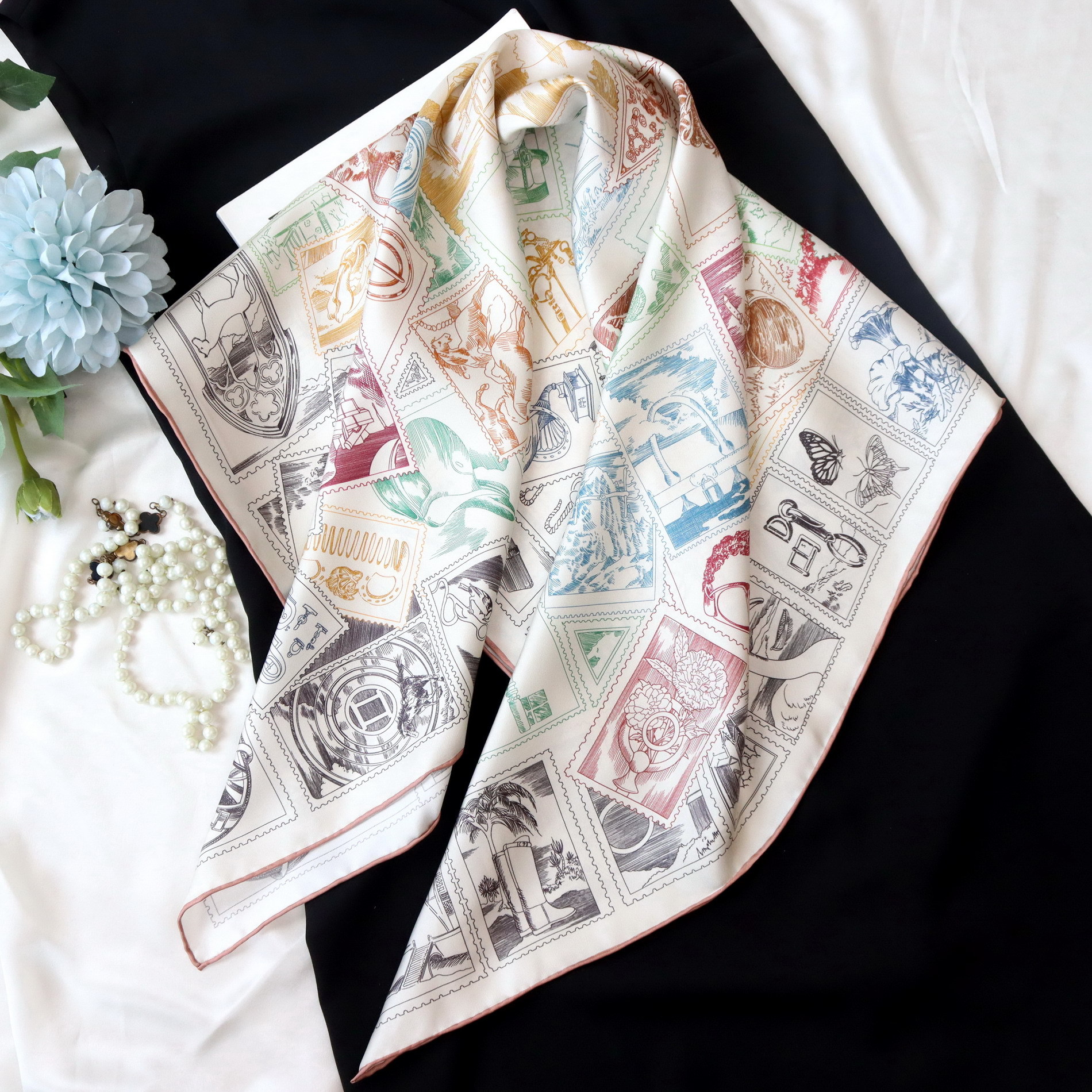 90CM Silk Scarf Luxury Twill B - đánh giá và giá Luxury Bags Hong Kong